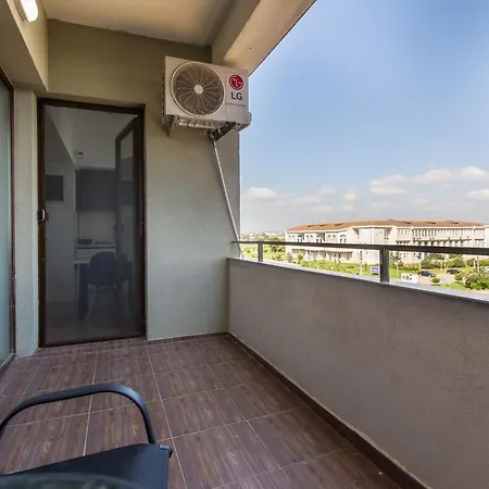 Apartment Mamaia Lake Campus