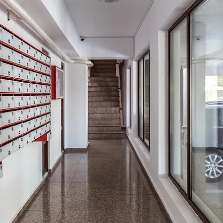 Mamaia Lake Campus *